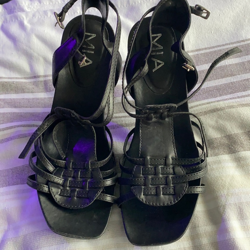 Black Mia heels size 9 like new